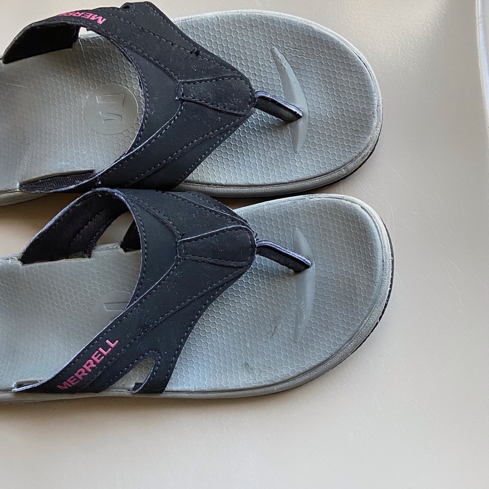 Merrell sandals size 9. - Picture 10 of 10